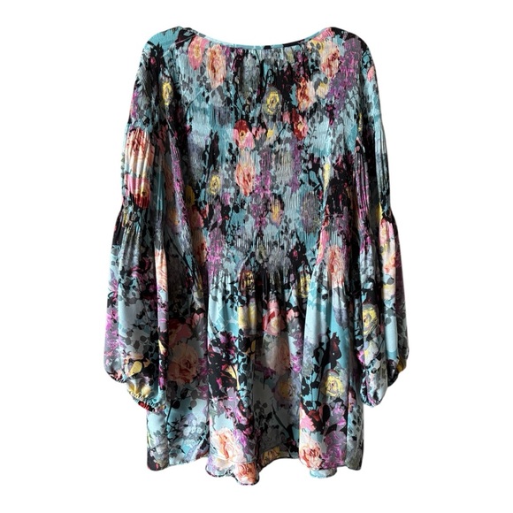 Floral Print Women's Top - Picture 2 of 3